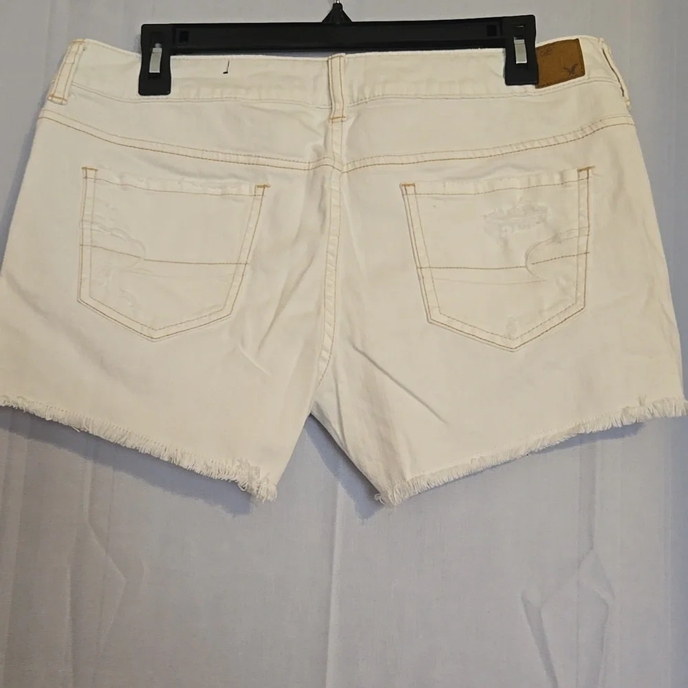 Women’s American Eagle White Denim Cutoff Shorts Sz 10 NWOT - Picture 4 of 7
